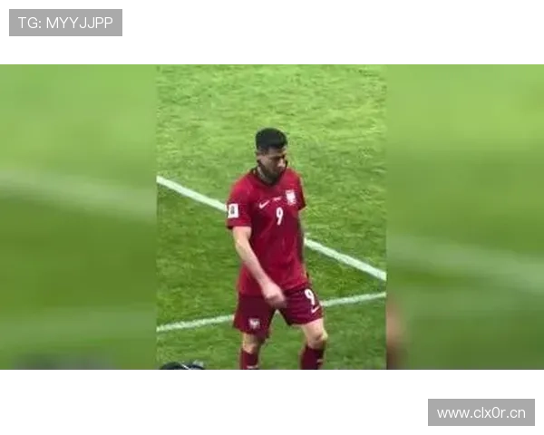 哲凯赖什赛后拥抱鼓励葡体冲冠 哲凯赖什赛后拥抱鼓励葡体冲冠